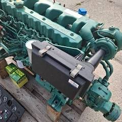 The Volvo Penta TMD40A is a6-cylinder, turbocharged marine diesel enginethat produces approximately 125-136 hp at 3600 rpm. It features fresh-water cooling with a heat exchanger, a compact design, and was built for durability and fuel efficiency in applications like leisure boats and workboats. Key features include a turbocharger and oil-cooled pistons for reliability. 